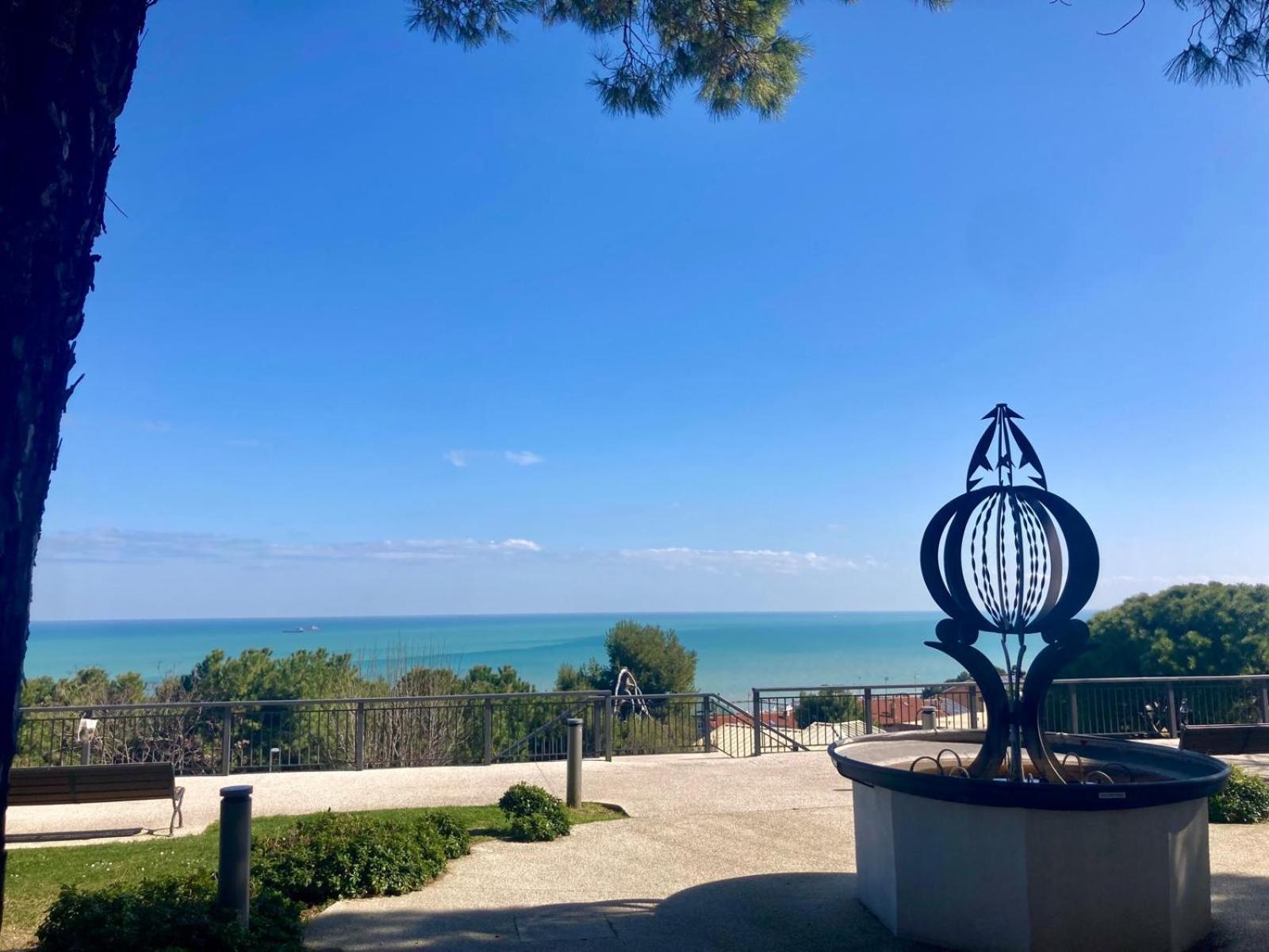 Monolocali Da Vinci Hotel Falconara Marittima Exterior photo